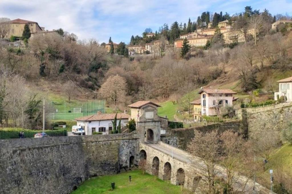 Parcheggio E Wifi Bergamo_A Due Passi Dalle Mura 外观 照片